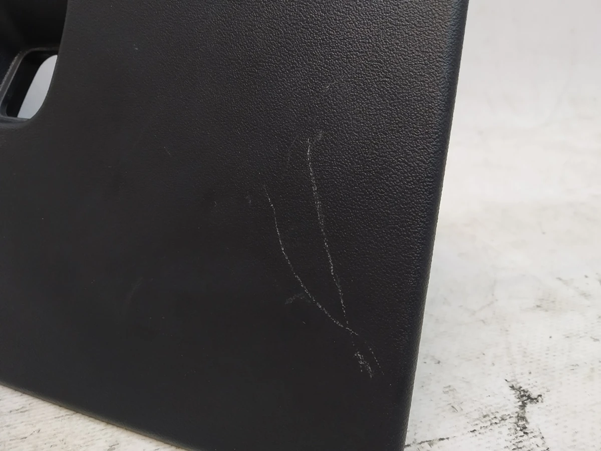 7 Панель замка подкапотного бокса (повреждение) Tesla model Y 1494086-00-B