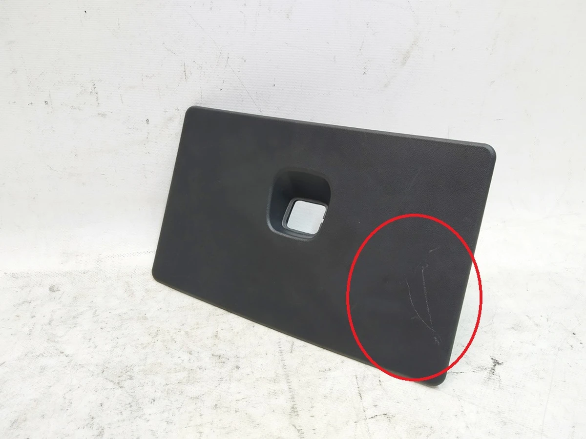 7 Панель замка подкапотного бокса (повреждение) Tesla model Y 1494086-00-B