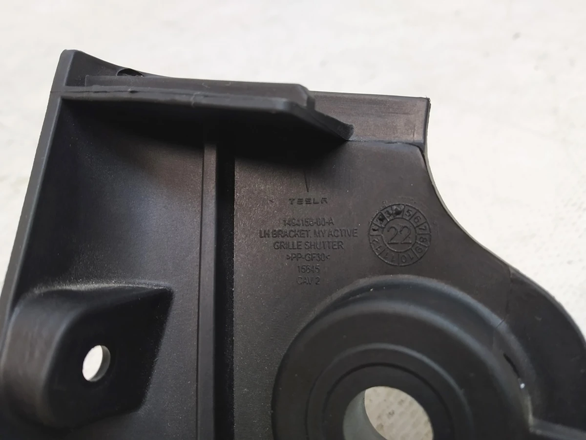 5 Bracket LH grill shuter damfer Tesla model Y 1494159-00-C