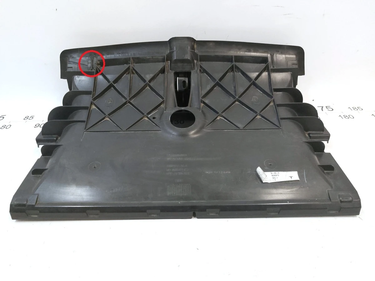 5 Люверс центральный в сборе реставрированный Tesla Model Y 1494159-00-C