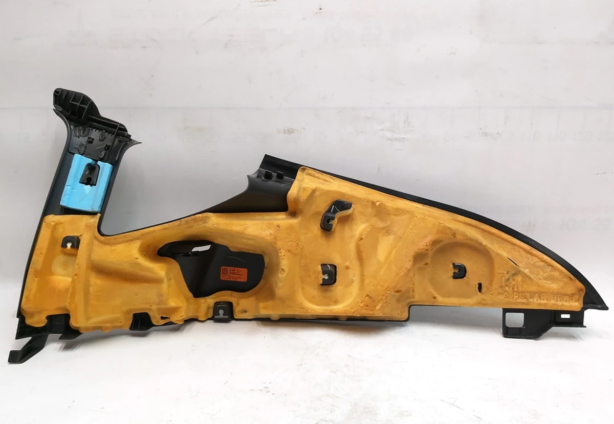 6 Накладка ременя безпеки стійки С лівої Tesla model Y 1494608-00-I