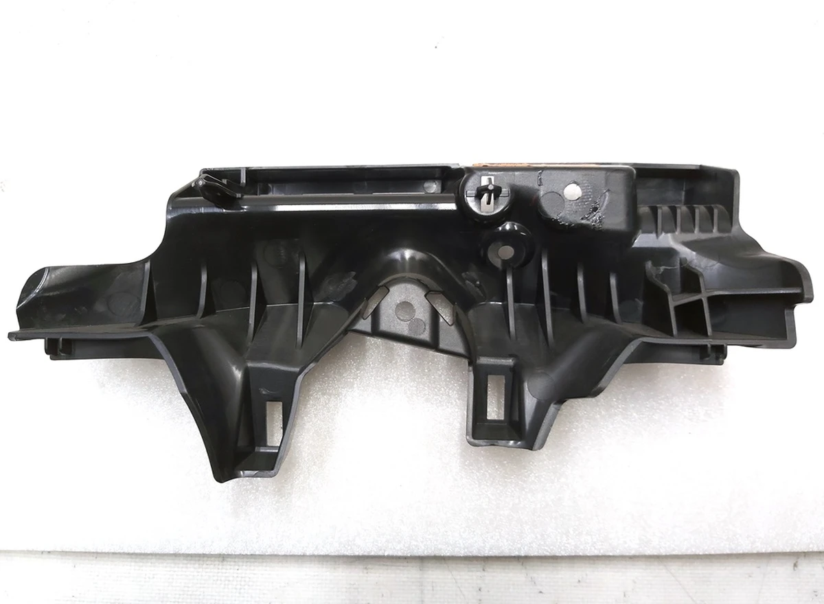 4 Кронштейн стойки B верхний левый Tesla Model Y 1494610-00-I