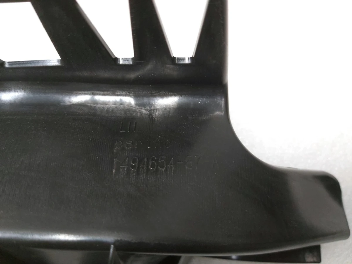 4 Кронштейн стойки B верхний левый Tesla Model Y 1494610-00-I