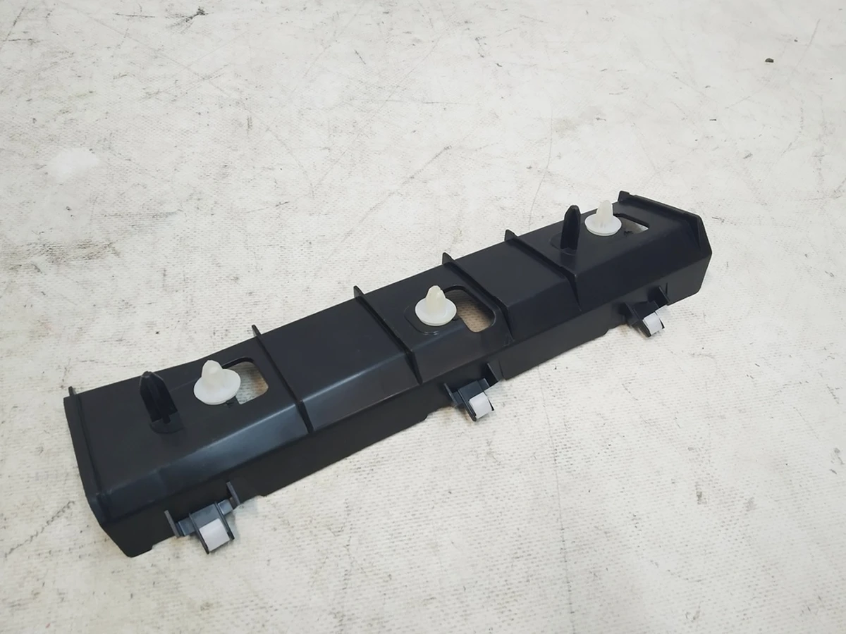 3 Кріплення облицювання багажника ліве Tesla Model Y 1628707-00-A