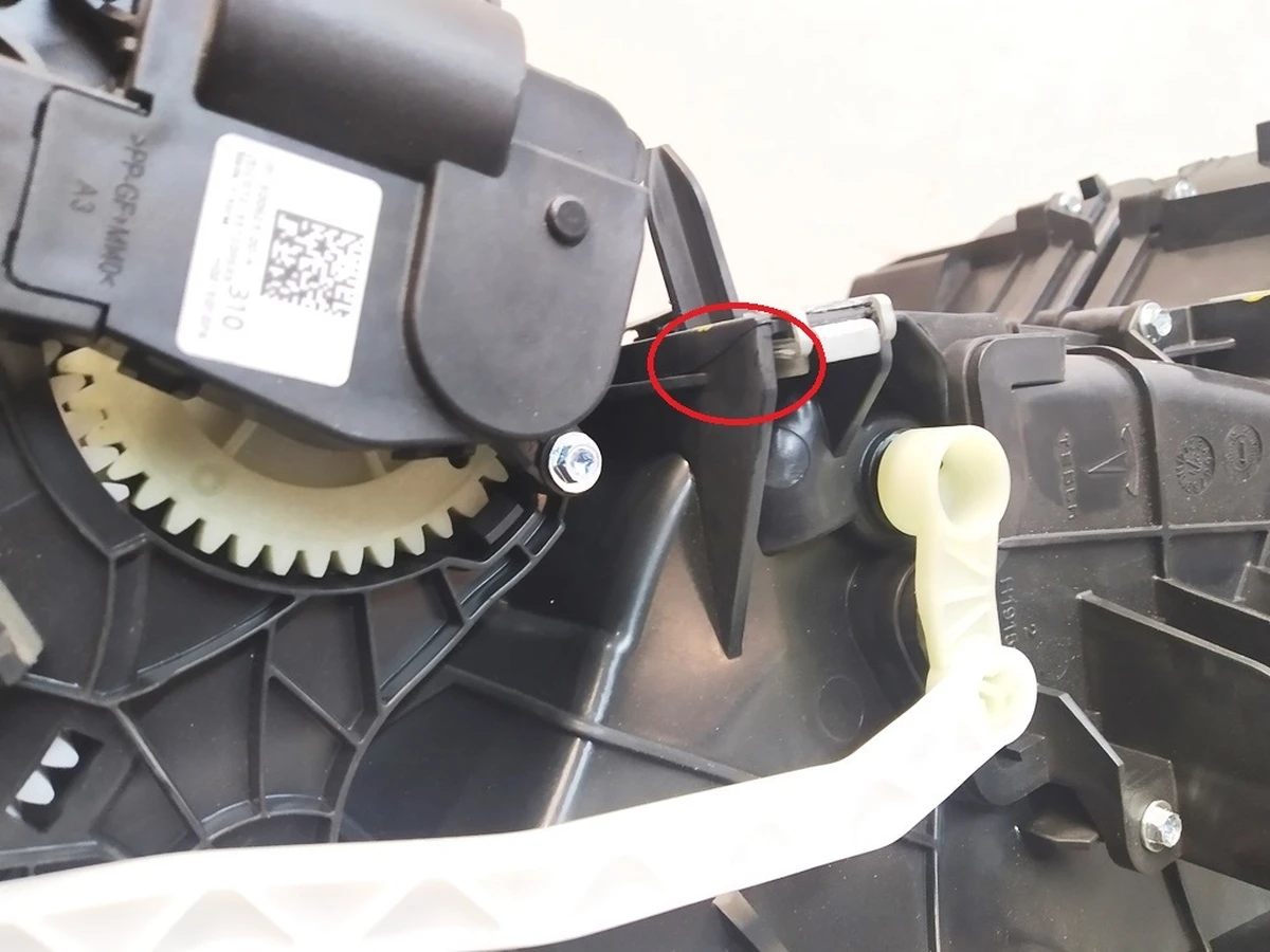 1 Печка (климатическая установка) салона в сборе (повреждение) Tesla model 3, model Y 1494714-98-E