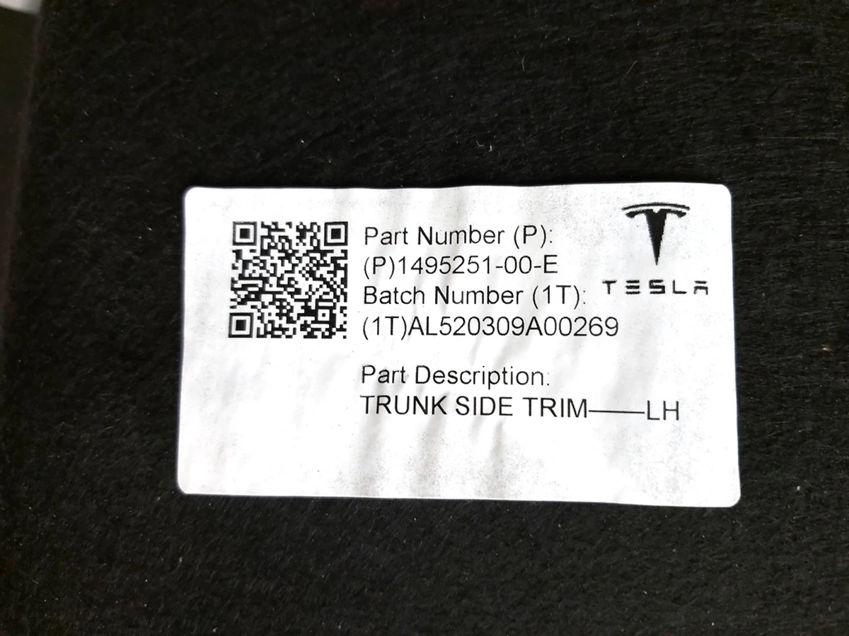 6 End item, trunk side trim Left hand with 3rd Row Seat Control Buttons Tesla Model Y 1493076-98-B