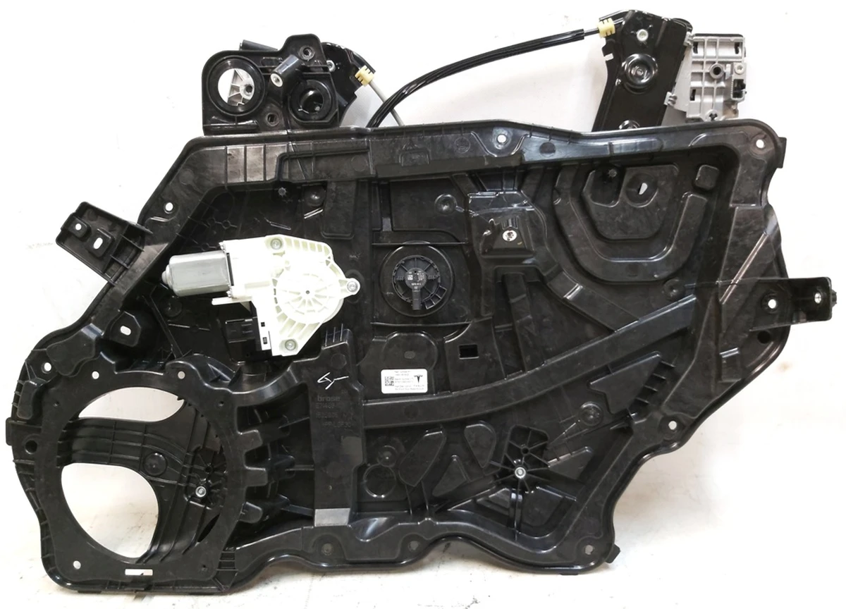 6 Склопідйомник передній правий у зборі Tesla Model Y 1526801-00-E