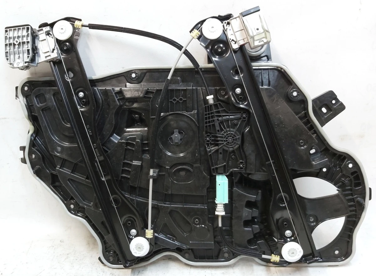 6 Склопідйомник передній правий у зборі Tesla Model Y 1526801-00-E