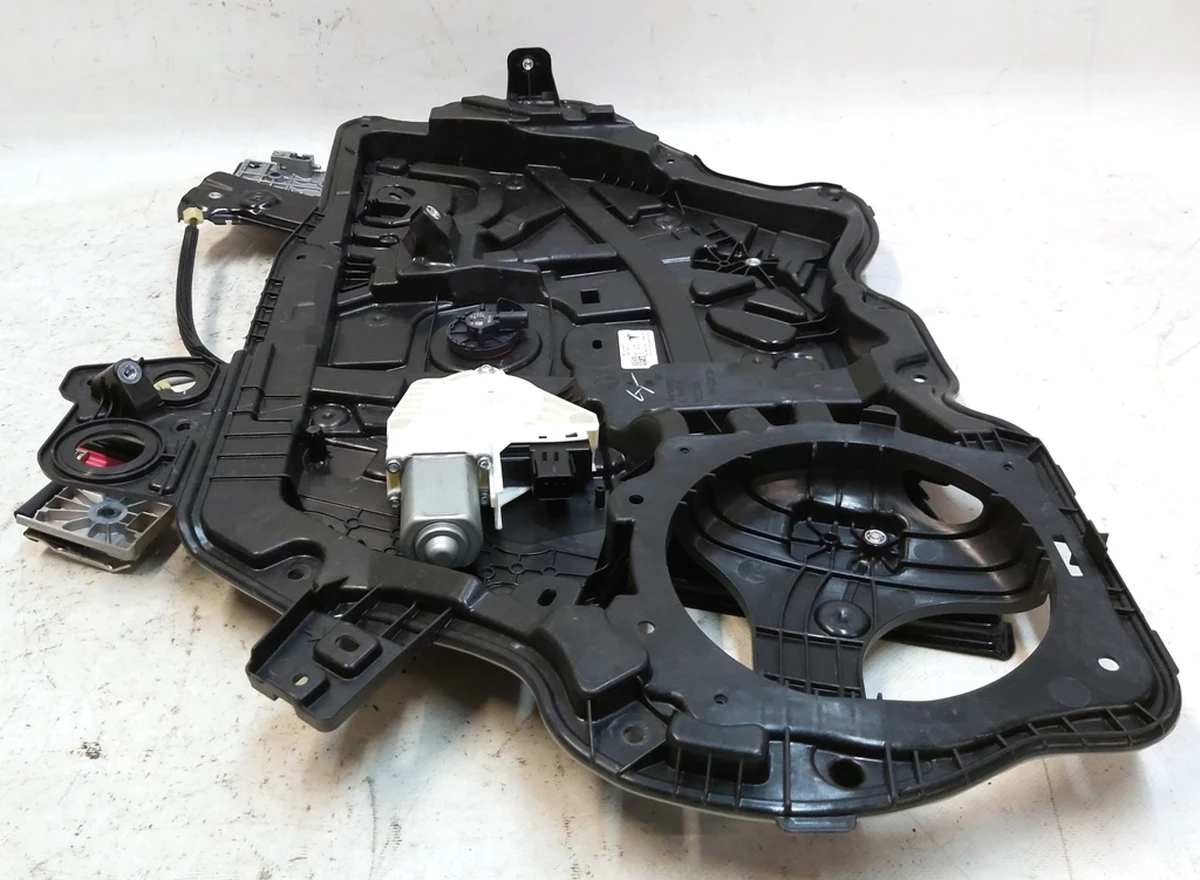 6 Склопідйомник передній правий у зборі Tesla Model Y 1526801-00-E