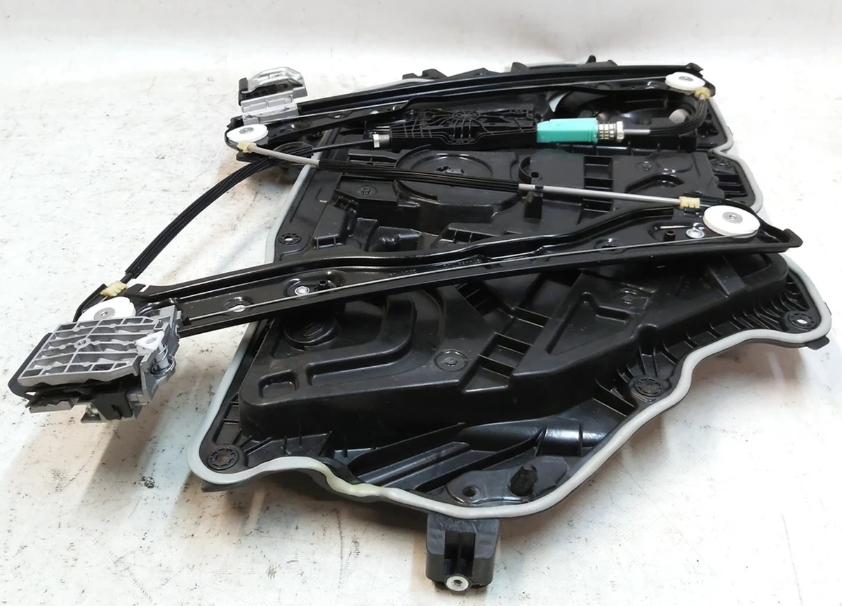 6 Склопідйомник передній правий у зборі Tesla Model Y 1526801-00-E