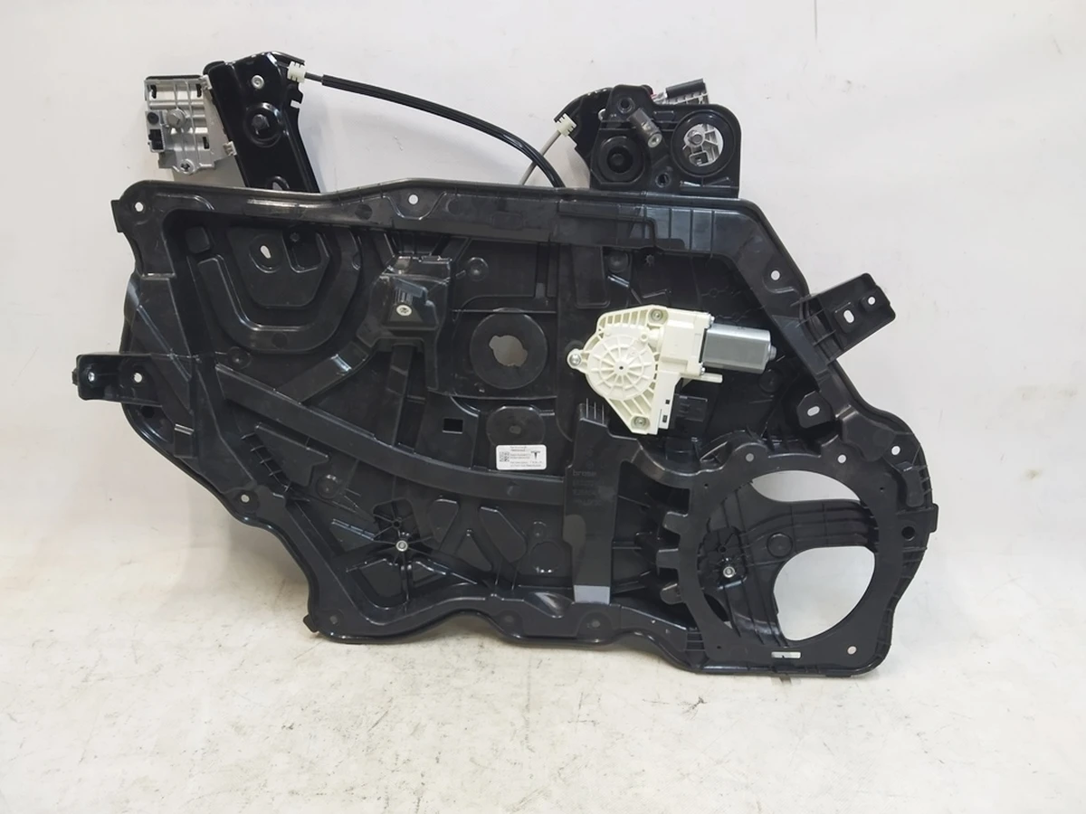 2 Стеклоподъемник передний левый с моторчиком и механизмом подъёма в сборе Tesla Model Y 1526804-00-C, 1526800-00-F