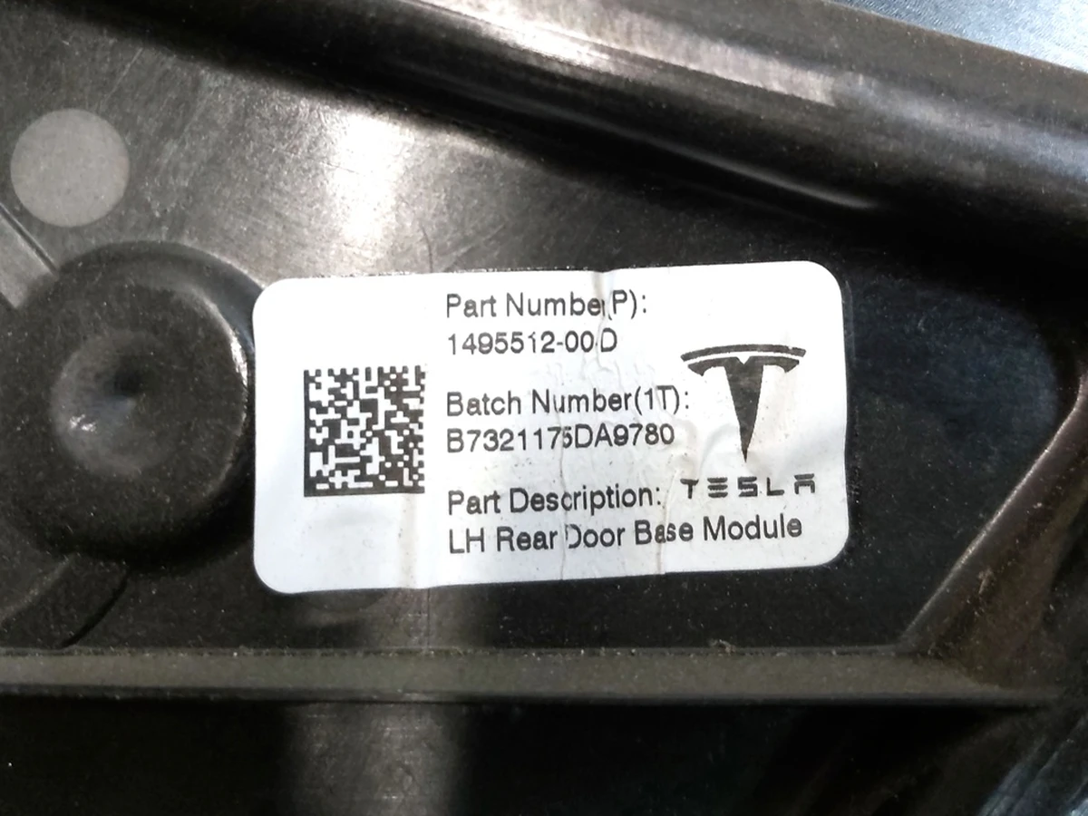 7 Стеклоподъемник задний левый с моторчиком и механизмом подъёма в сборе Tesla Model Y 1526802-00-E, 1526806-00-D