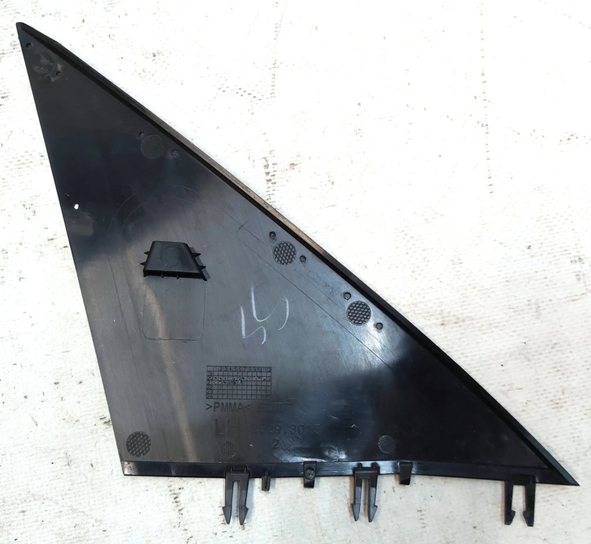 8 Заглушка дзеркала лівого 2529.3015 (трикутник) Tesla Model Y 1495632-00-B