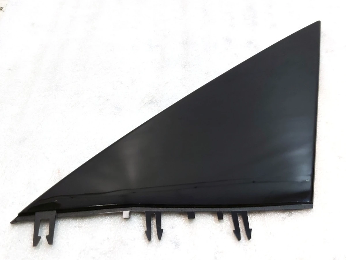 8 Заглушка зеркала левого 2529.3015 (треугольник) Tesla Model Y, Model Y Feb 2025 1495632-00-B