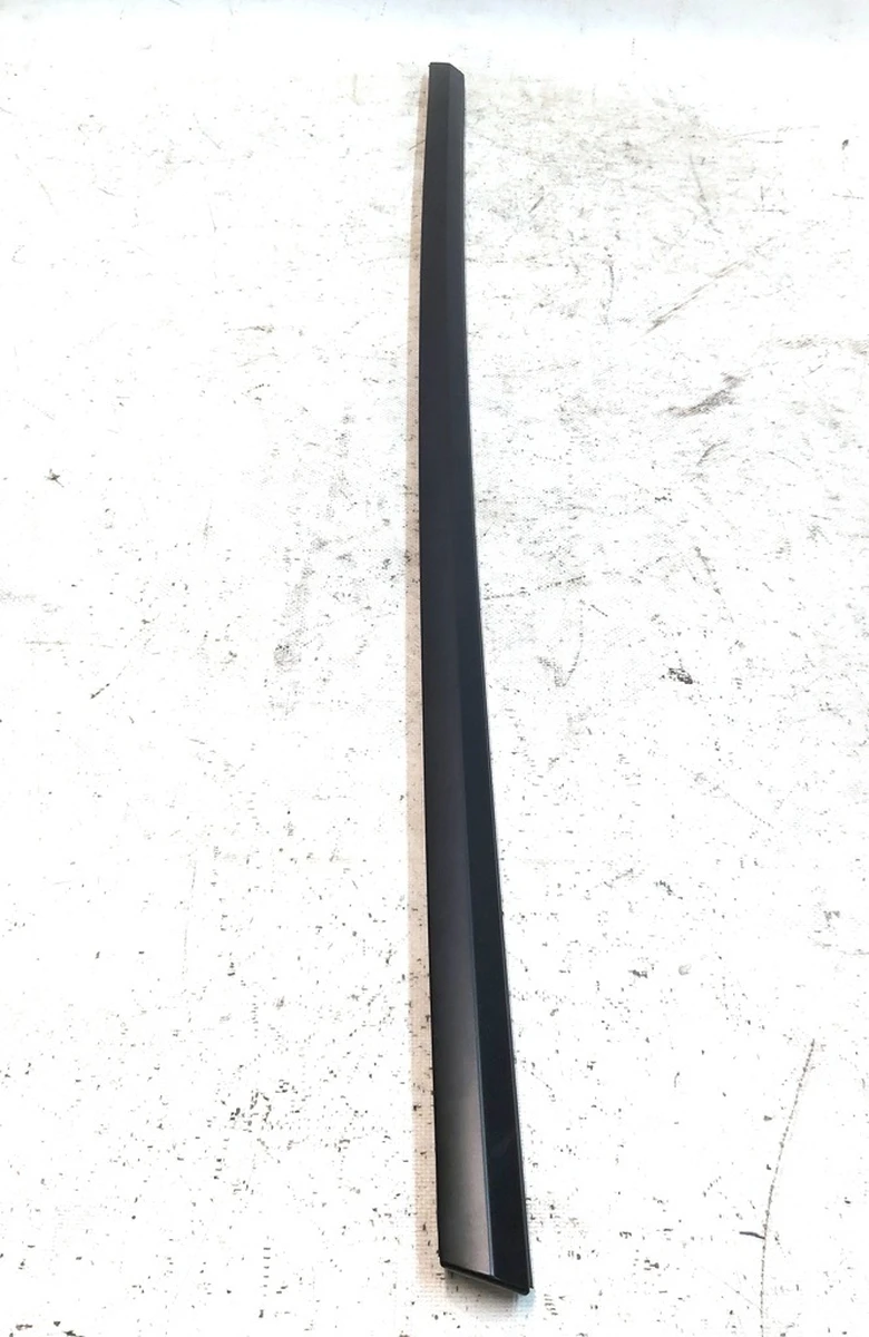 2 Молдинг зовнішній дверей передньої лівої BLACK BLACK Tesla Model Y 1495710-00-F