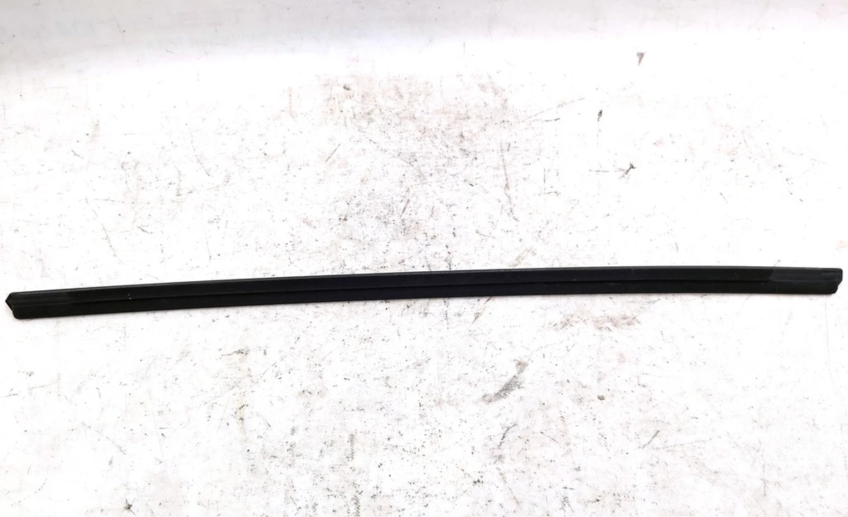 2 Молдинг наружный двери задней левой BLACK Tesla Model Y 1495720-00-E, 1495720-40-E