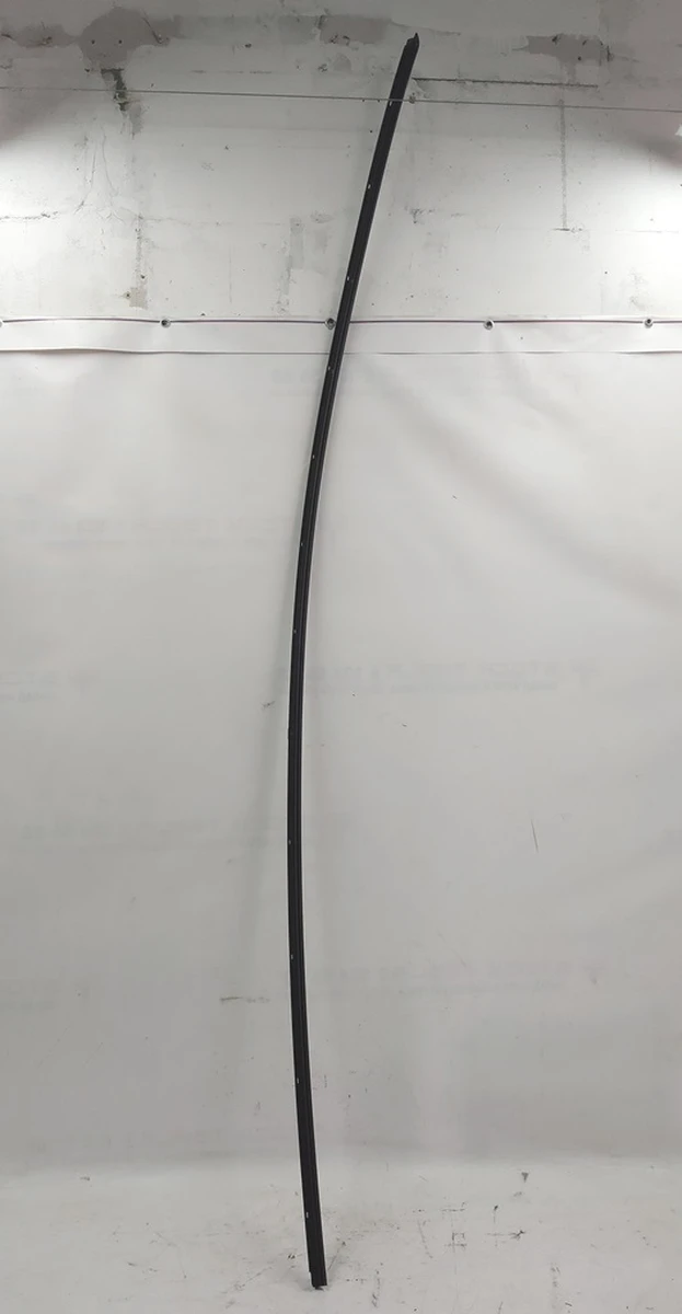 1 Молдинг кузова боковой левый BLACK Tesla Model Y 1495730-00-A