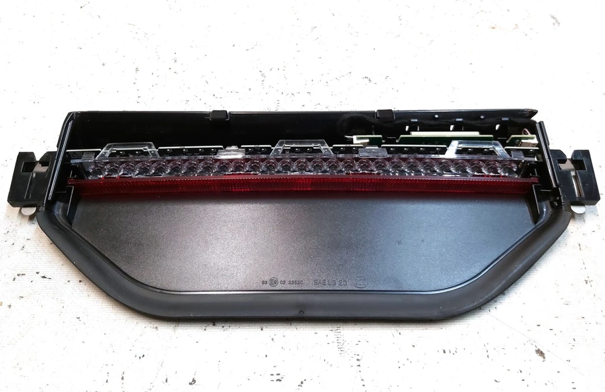 16 LAMP ASY, CHMSL Tesla model Y 1495819-00-F