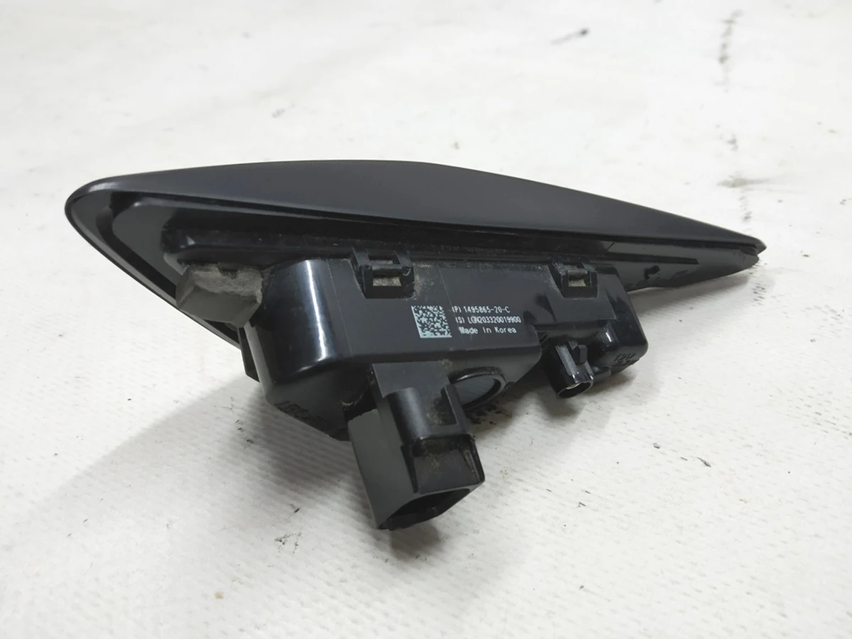 3 Повторитель поворота правый (камера) BLACK Tesla model 3, model Y 1495865-20-C