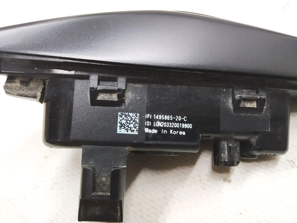 3 Повторитель поворота правый (камера) BLACK Tesla model 3, model Y 1495865-20-C