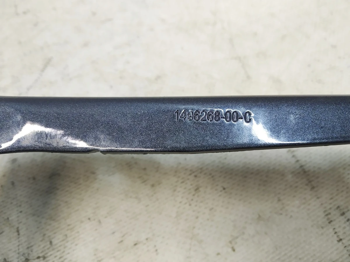 2 Петля крепления капота правая Tesla Model Y 1496268-00-C