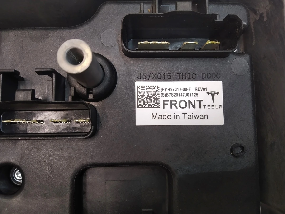 3 Боді контролер передній у зборі з радіатором охолодження REV01 Tesla Model Y 1497317-00-F