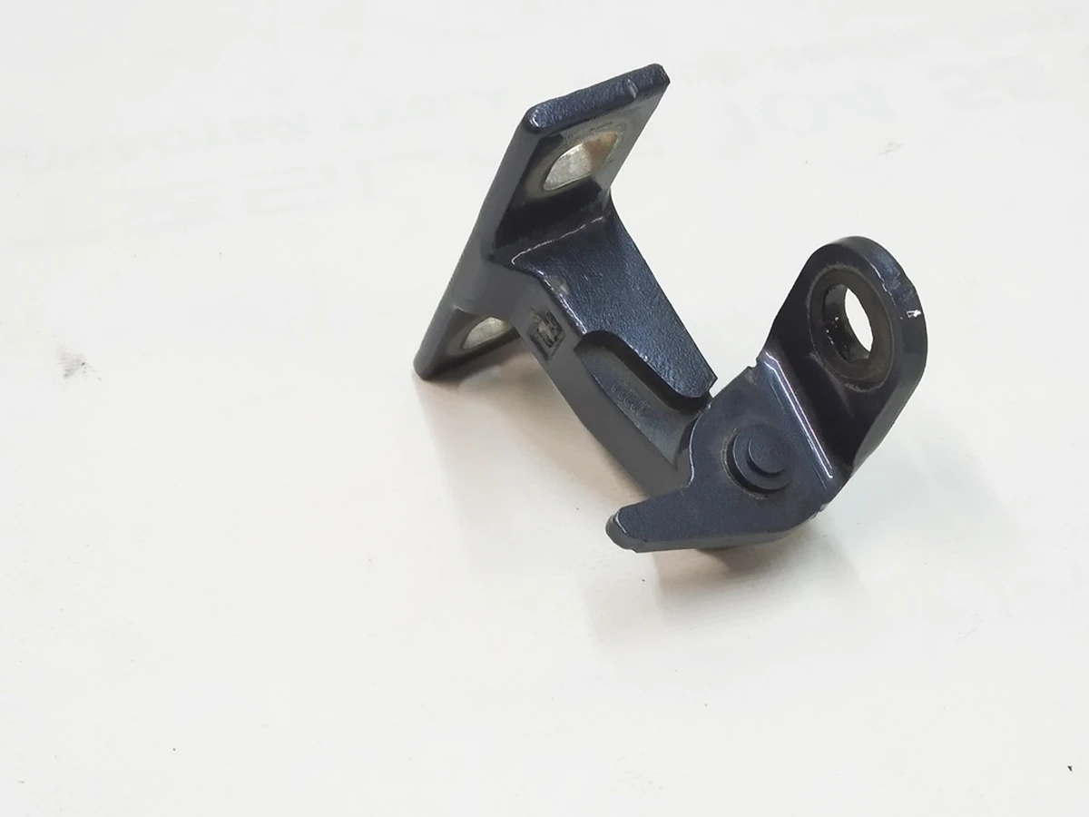 1 Петля двери задней левой верхняя PMNG Tesla Model Y 1497494-00-E