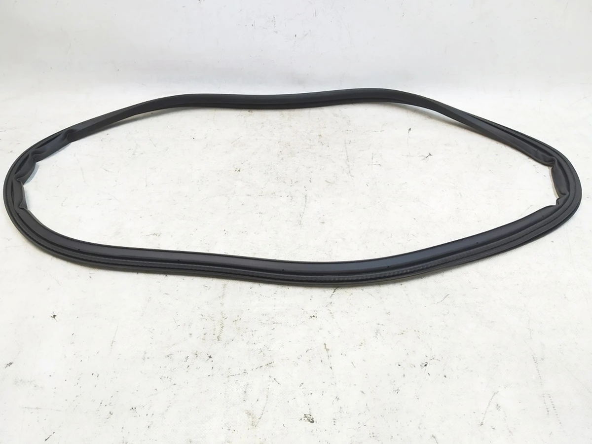 4 Уплотнитель бокса подкапотного резиновый Tesla model Y 1497672-00-A