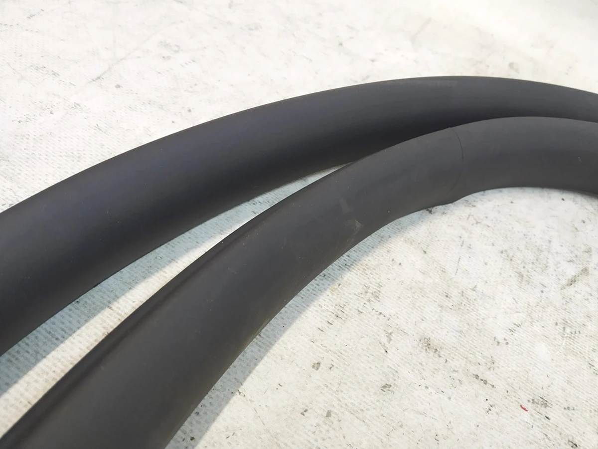 2 Primary body seal - Rear - left hand and right hand Tesla Model Y 1497675-98-E