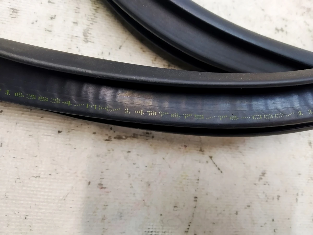 2 Primary body seal - Rear - left hand and right hand Tesla Model Y 1497675-98-E