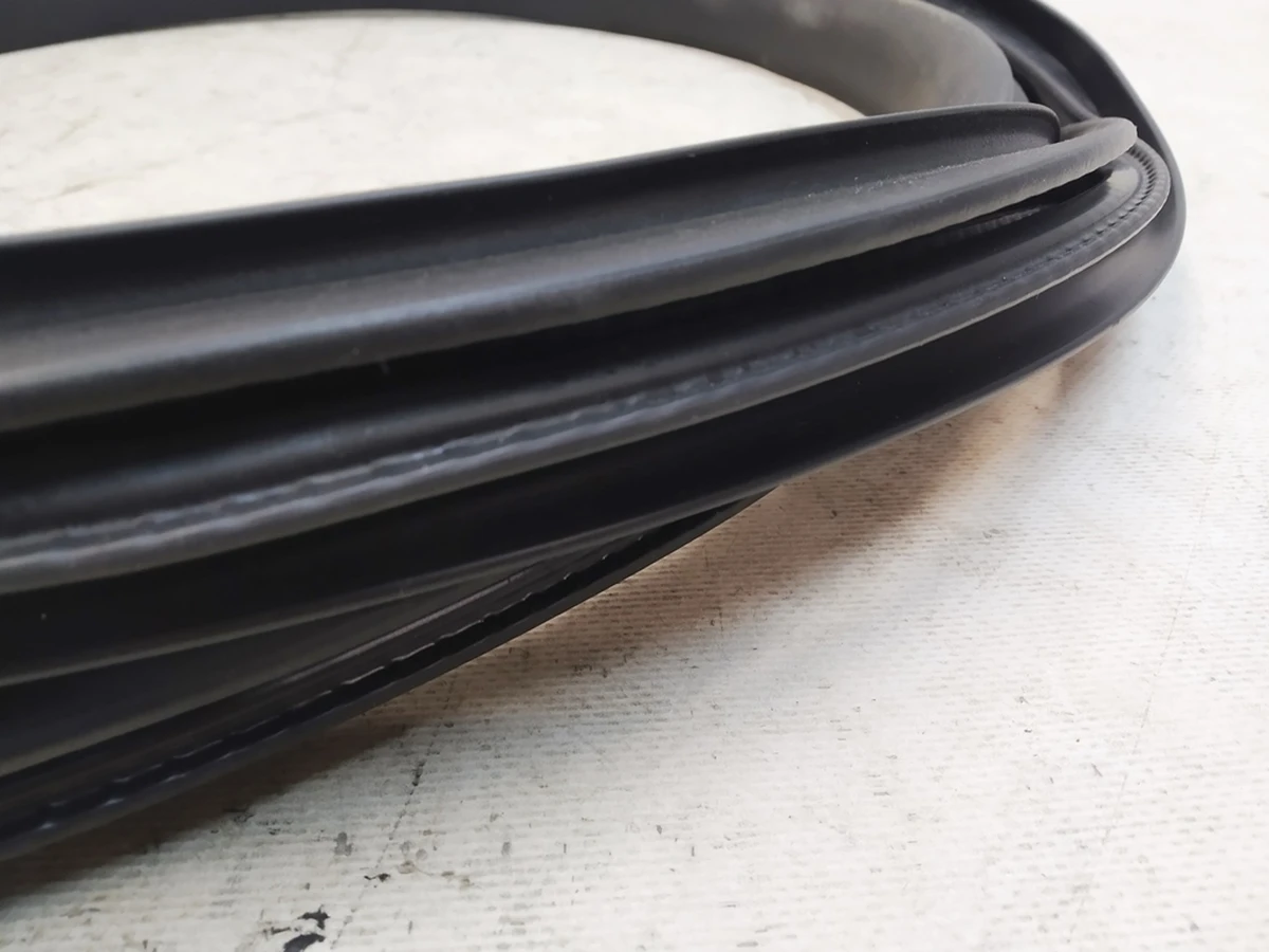 2 Primary body seal - Rear - left hand and right hand Tesla Model Y 1497675-98-E