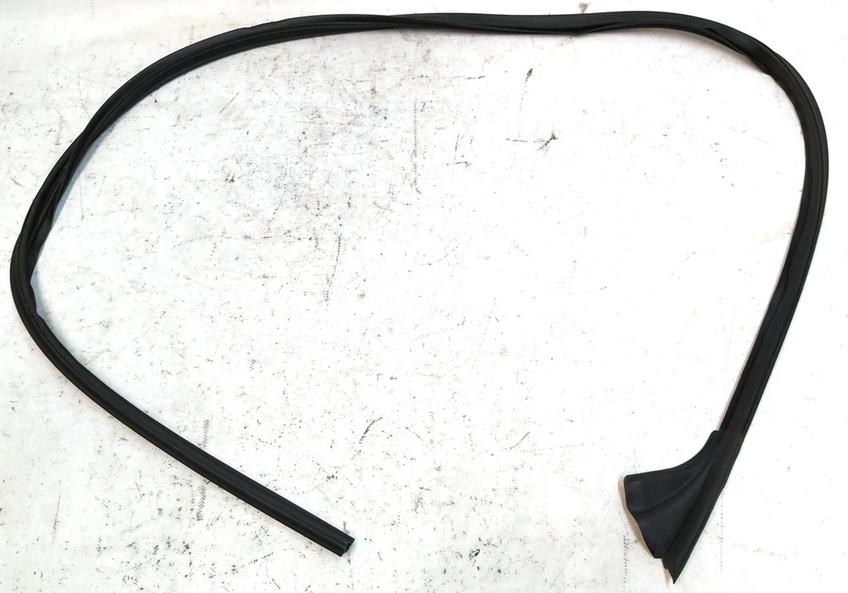 3 HEADER SEAL, RH, Tesla model Y 1497678-00-A