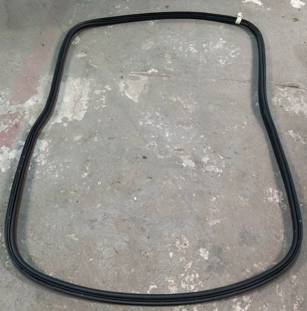 1 LIFTGATE SEAL, Tesla Model Y, Model Y Feb 2025 1497681-00-B