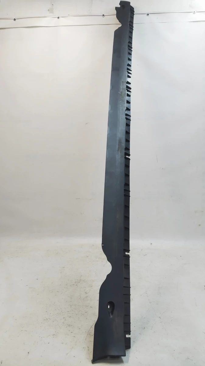 Кронштейн накладки порога лівої панелі рокерної Tesla model Y 1497741-00-B