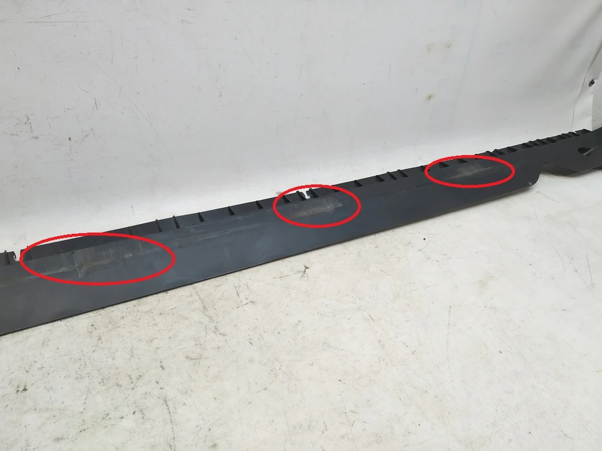 Кронштейн накладки порога лівої рокерної панелі (пошкодження) Tesla model Y 1497741-00-B