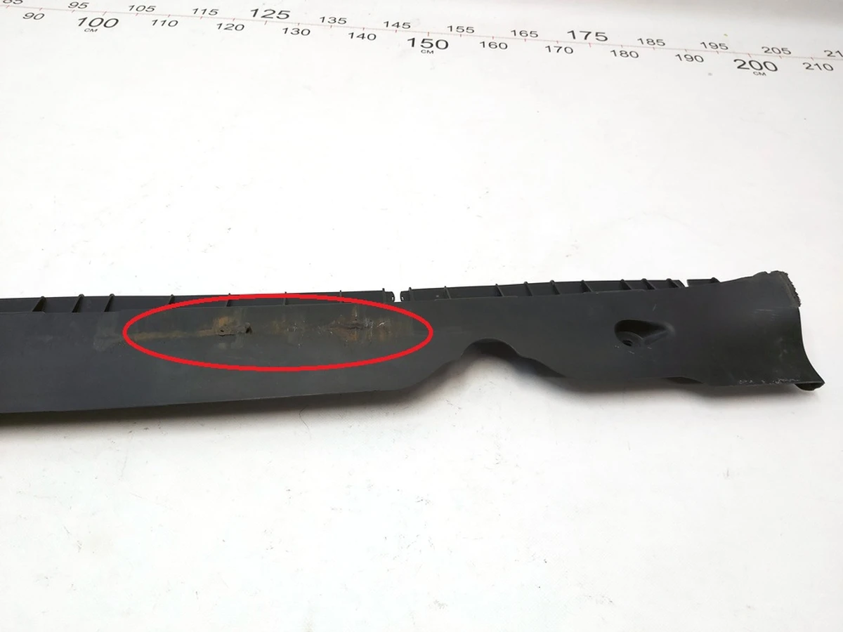 3 Кронштейн накладки порога левой рокерной панели (повреждение) Tesla model Y 1497741-00-B