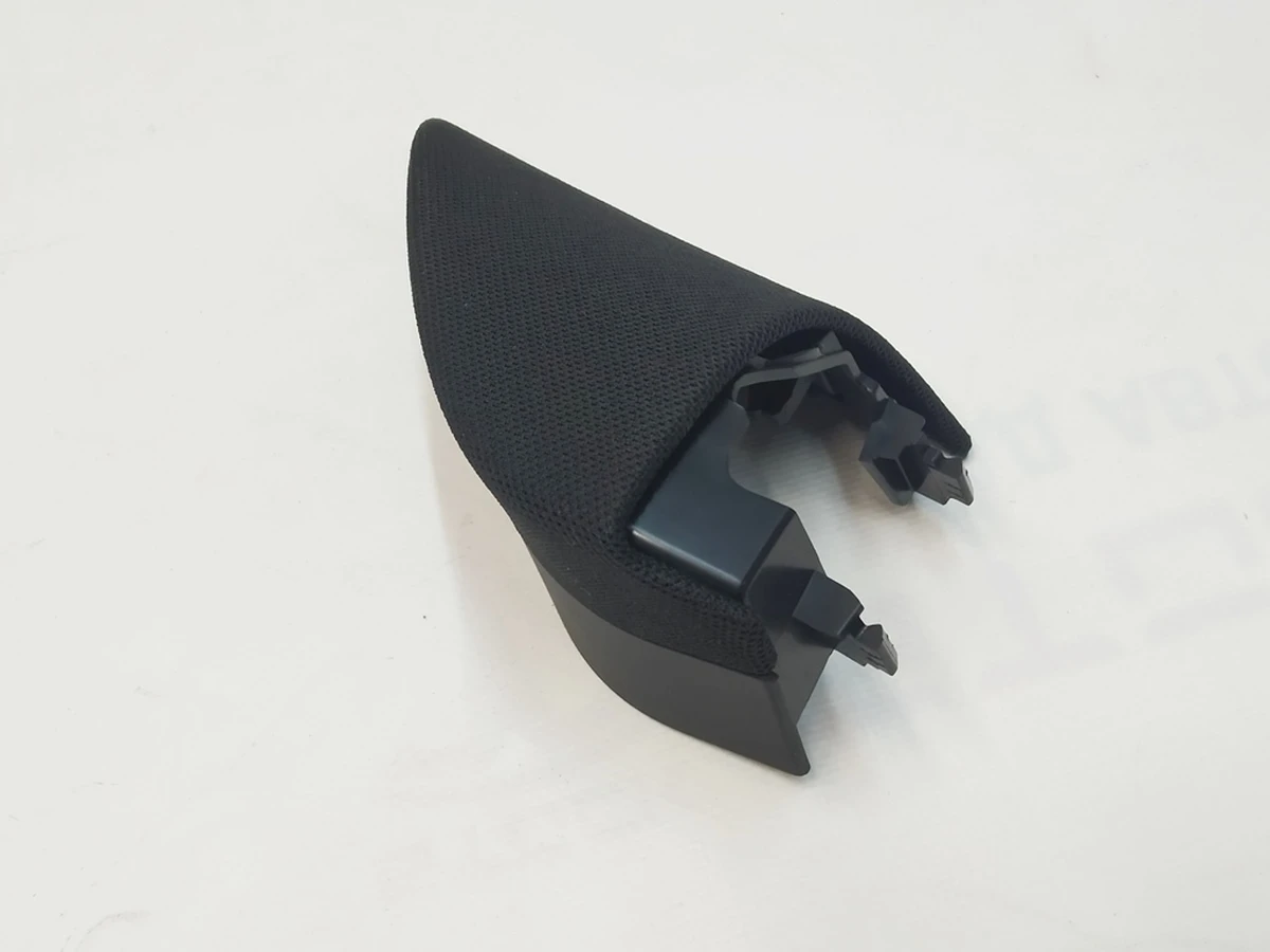 15 Декоративна накладка під динамік двері передньої правої Tesla Model Y 1498205-88-B