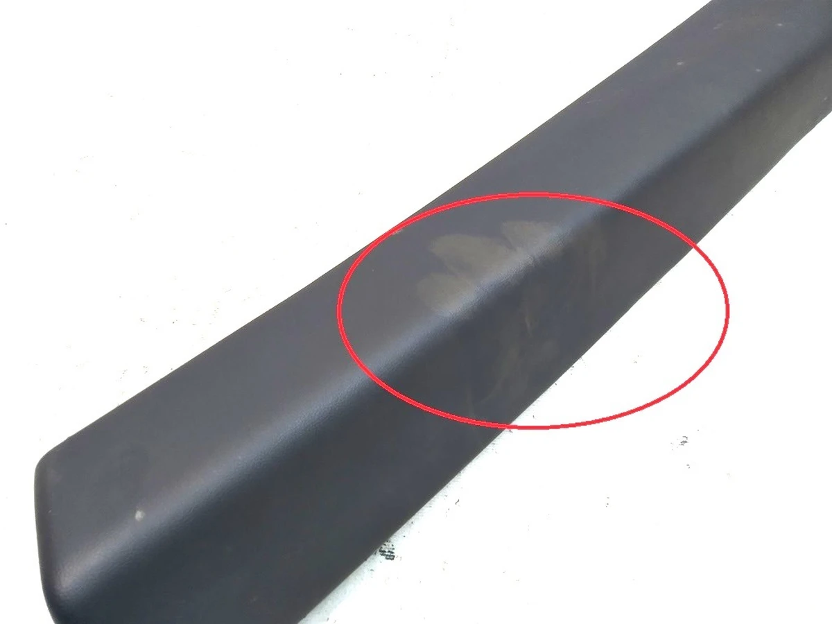 11 Накладка внутренняя верхняя карты двери передней правой PREM BLACK с повреждением Tesla model Y 1497295-91-D