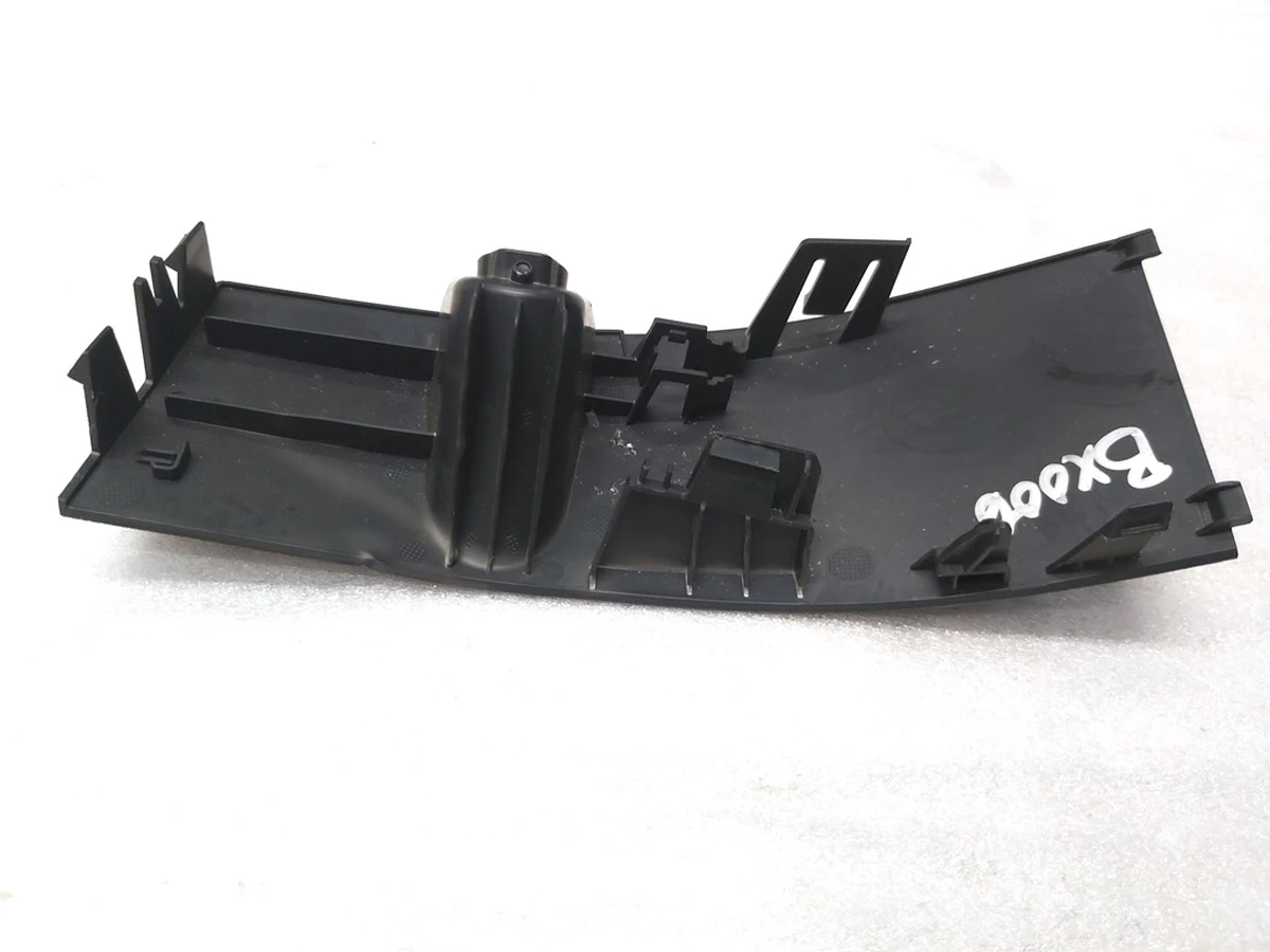 4 Крышка блока переключателей двери передней левой Tesla Model Y 1498430-00-A