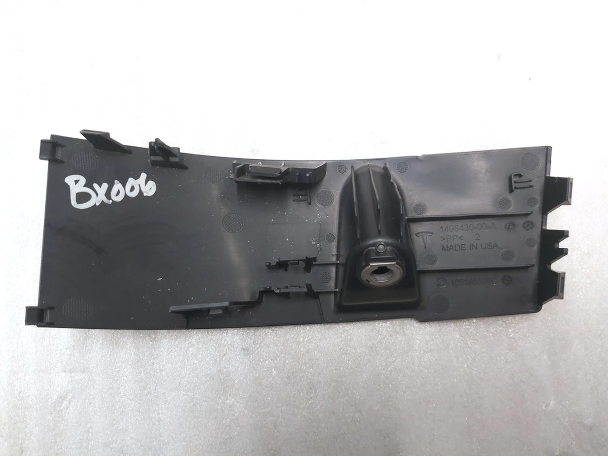 4 Крышка блока переключателей двери передней левой Tesla Model Y 1498430-00-A
