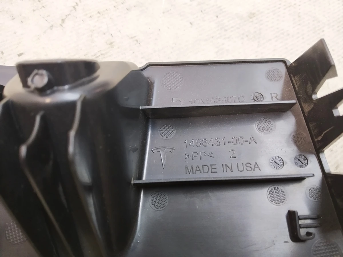 13 DOOR BOLT COVER - FRONT - RIGHT HAND Tesla Model Y 1498431-00-A