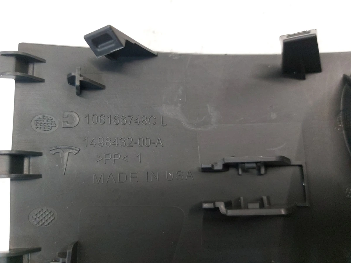 3 Крышка блока переключателей двери задней левой Tesla Model Y 1498432-00-A