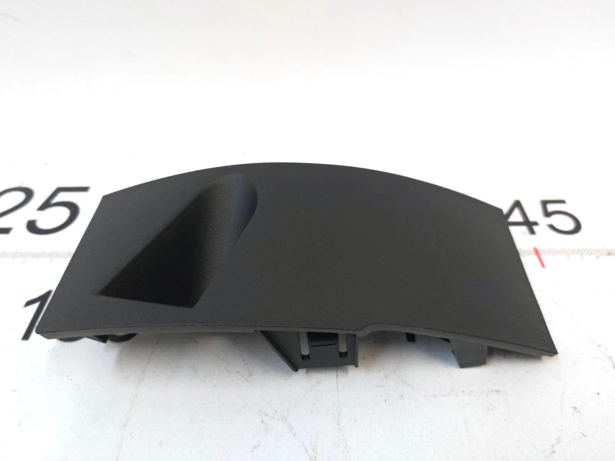 3 Крышка блока переключателей двери задней левой Tesla Model Y 1498432-00-A