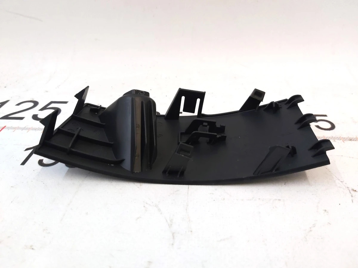 3 Крышка блока переключателей двери задней левой Tesla Model Y 1498432-00-A