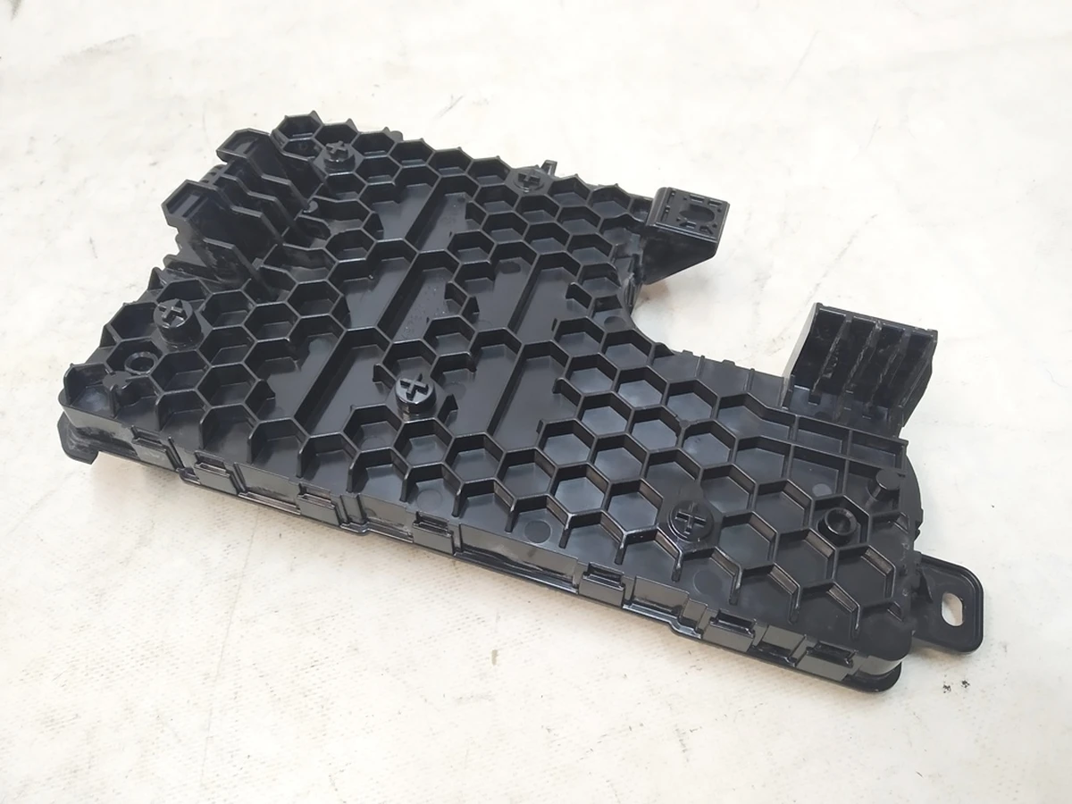 2 Боди контроллер левой стороны PREM REV02 Tesla model Y 1497847-02-D