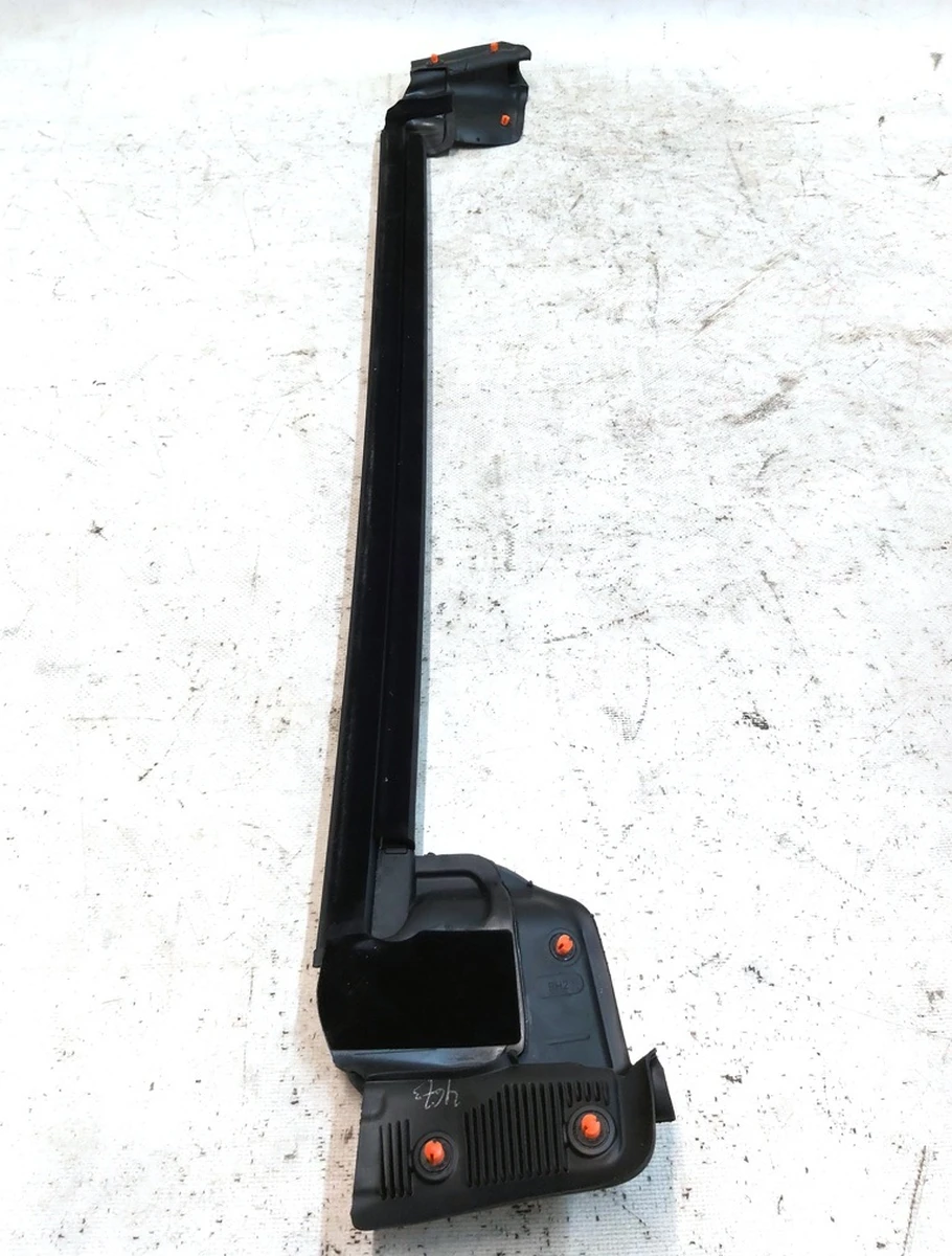 1 Ущільнювач скла внутрішній дверей задніх правих Tesla model Y 1500065-00-E