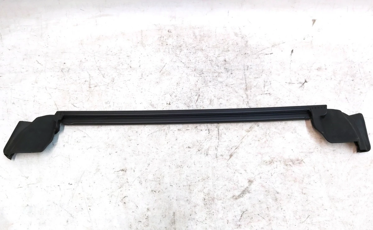 1 Ущільнювач скла внутрішній дверей задніх правих Tesla model Y 1500065-00-E