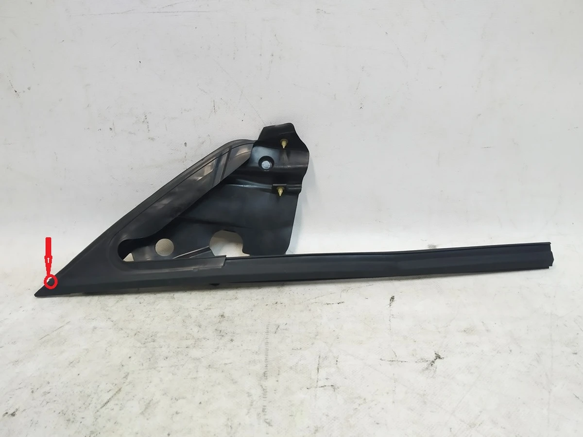 1 Ущільнювач кватирки дверей передньої правої Tesla Model Y 1500067-00-C