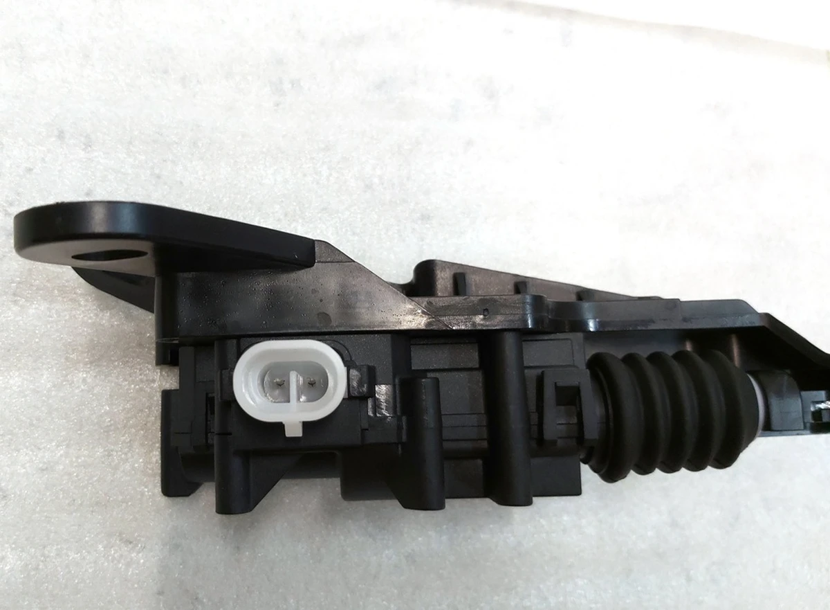 4 Привод замка капота электрический открытия закрытия с тросиком и кронштейном в сборе Tesla model 3, model 3 jan 2024, model Y 1500398-00-D