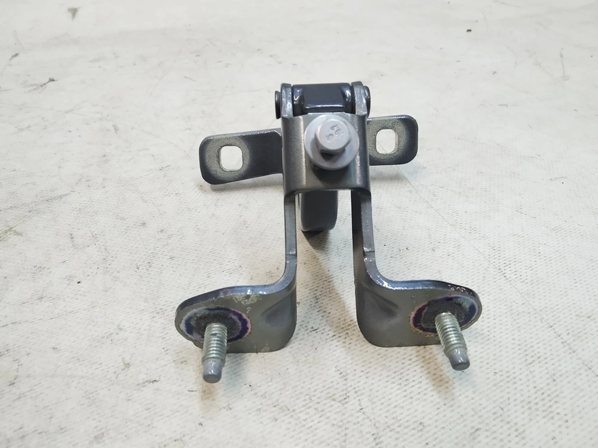 2 LIFTGATE HINGE ASSEMBLY RH PMNG Tesla model Y 1500495-00-A